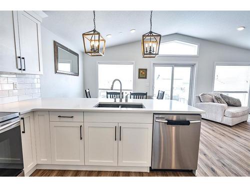98 Truant Crescent, Red Deer, AB - Indoor Photo Showing Kitchen With Double Sink With Upgraded Kitchen