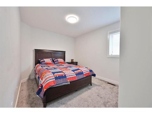 98 Truant Crescent, Red Deer, AB - Indoor Photo Showing Bedroom