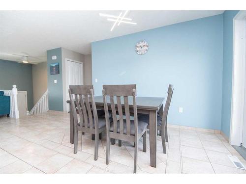 40 Willow Springs Crescent, Sylvan Lake, AB - Indoor Photo Showing Dining Room
