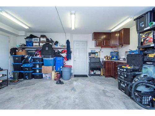 40 Willow Springs Crescent, Sylvan Lake, AB - Indoor Photo Showing Garage