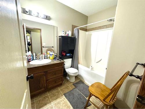 6022 Orr Drive, Red Deer, AB - Indoor Photo Showing Bathroom