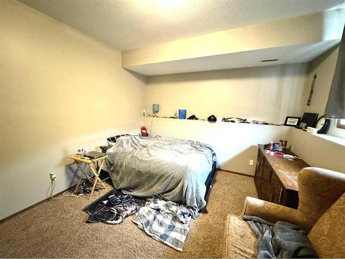 6022 Orr Drive, Red Deer, AB - Indoor Photo Showing Bedroom