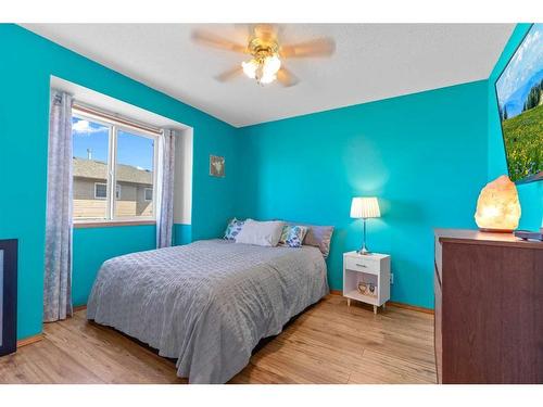 4501 46A Street Crescent, Innisfail, AB - Indoor Photo Showing Bedroom