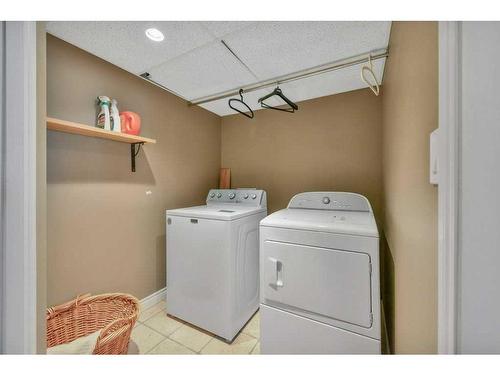 27 Parkland Crescent, Parkland Beach, AB - Indoor Photo Showing Laundry Room