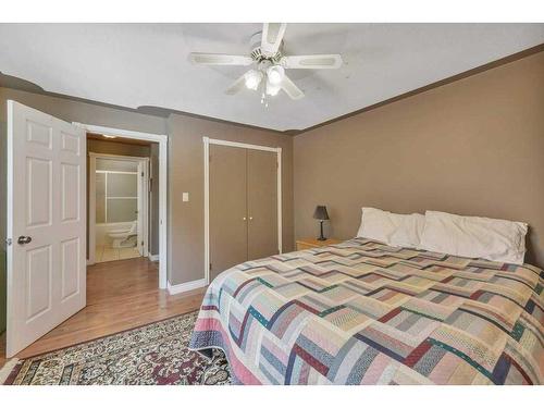 27 Parkland Crescent, Parkland Beach, AB - Indoor Photo Showing Bedroom