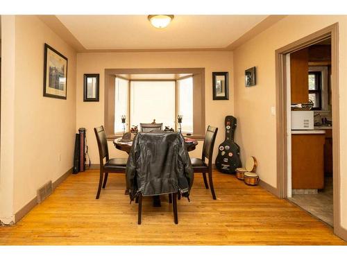 4626 37 Street, Red Deer, AB - Indoor Photo Showing Dining Room
