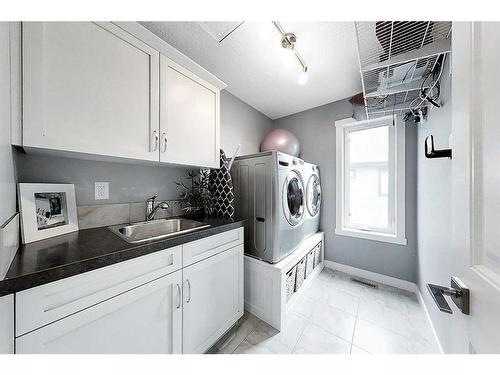 359 Webster Drive, Red Deer, AB - Indoor Photo Showing Laundry Room
