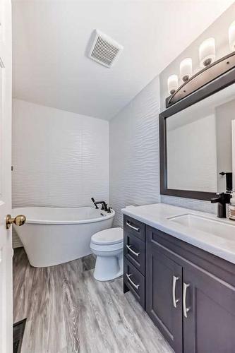 5604 189A Street, Edmonton, AB - Indoor Photo Showing Bathroom