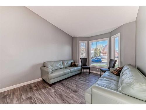 5604 189A Street, Edmonton, AB - Indoor Photo Showing Living Room