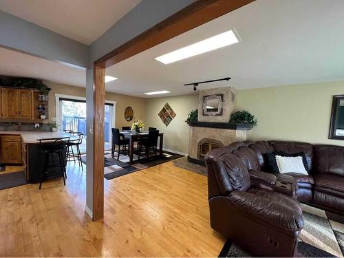 252 7 Street West, Cardston, AB - Indoor Photo Showing Other Room