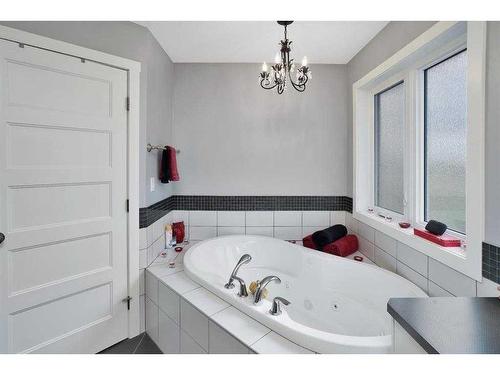 155 Morris Court, Blackfalds, AB - Indoor Photo Showing Bathroom
