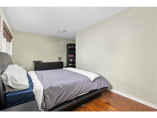 5114 51 Street, Daysland, AB - Indoor Photo Showing Bedroom
