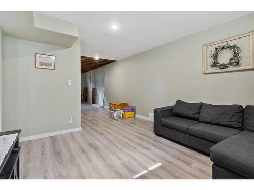 5114 51 Street, Daysland, AB - Indoor Photo Showing Other Room