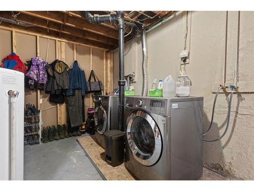 5114 51 Street, Daysland, AB - Indoor Photo Showing Laundry Room