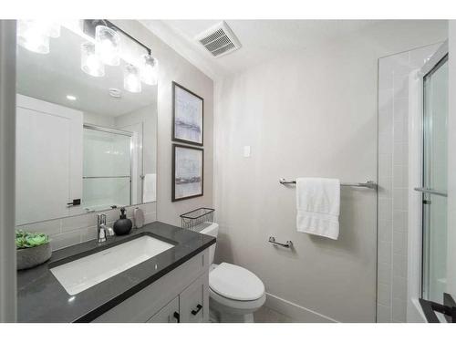 102 Royal Elm Green Nw, Calgary, AB - Indoor Photo Showing Bathroom