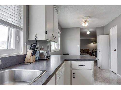4116 53 Avenue, Innisfail, AB - Indoor Photo Showing Kitchen
