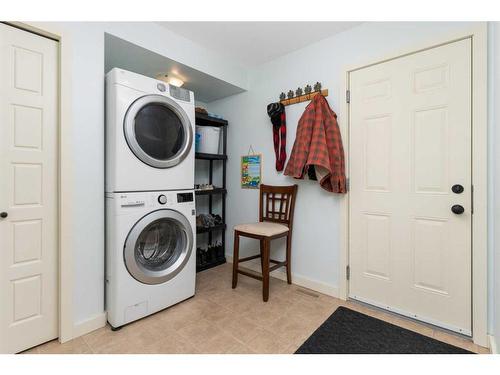 4317 71 Street Close, Camrose, AB - Indoor Photo Showing Laundry Room