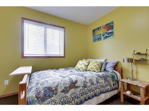 16 Elizabeth Park Boulevard, Lacombe, AB - Indoor Photo Showing Bedroom