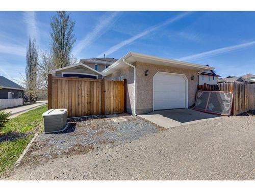 16 Elizabeth Park Boulevard, Lacombe, AB - Outdoor With Exterior