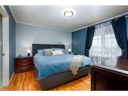 47216 Range Road 200, Rural Camrose County, AB - Indoor Photo Showing Bedroom