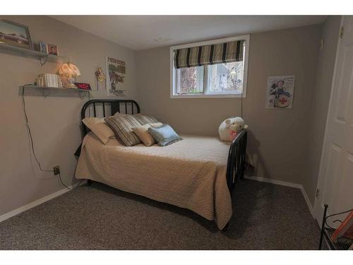6115 60 Street, Rocky Mountain House, AB - Indoor Photo Showing Bedroom