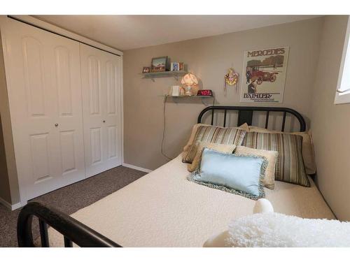 6115 60 Street, Rocky Mountain House, AB - Indoor Photo Showing Bedroom
