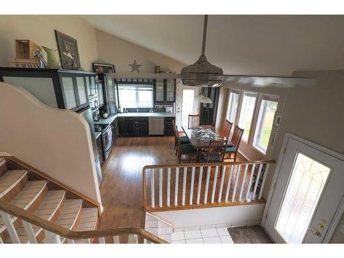 6115 60 Street, Rocky Mountain House, AB - Indoor Photo Showing Living Room