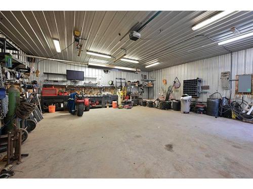 20-36075 Range Road 281, Rural Red Deer County, AB - Indoor Photo Showing Garage