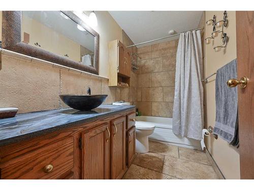 20-36075 Range Road 281, Rural Red Deer County, AB - Indoor Photo Showing Bathroom