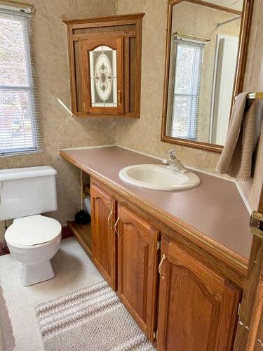 1017-35468 Range Road 30, Rural Red Deer County, AB - Indoor Photo Showing Bathroom