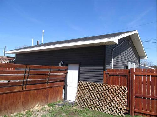 4725 59 Street, Lacombe, AB - Outdoor With Exterior
