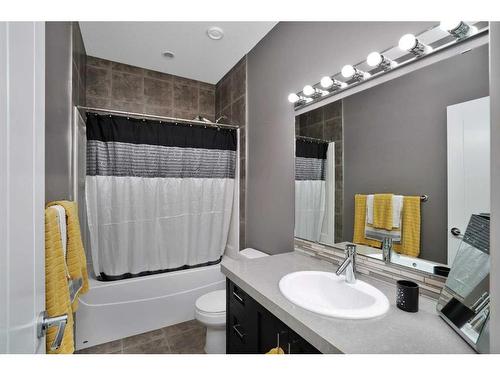 63 Stephenson Crescent, Red Deer, AB - Indoor Photo Showing Bathroom