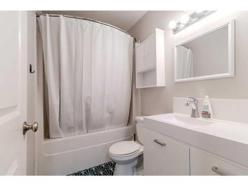 24 Trimble Close, Red Deer, AB - Indoor Photo Showing Bathroom