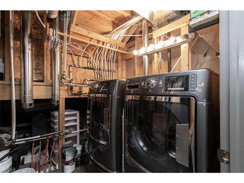 113 Downing Close, Red Deer, AB - Indoor Photo Showing Laundry Room