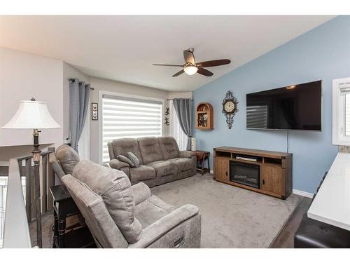 113 Downing Close, Red Deer, AB - Indoor Photo Showing Living Room