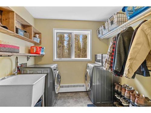 4808 64 Street, Rocky Mountain House, AB - Indoor Photo Showing Laundry Room