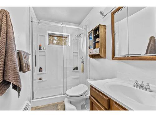 4808 64 Street, Rocky Mountain House, AB - Indoor Photo Showing Bathroom