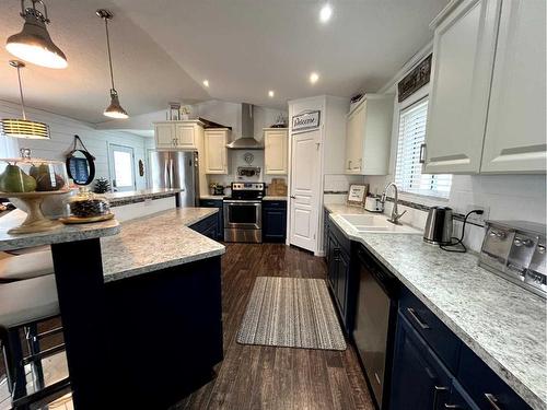 197 433042 Range Road 221, Rural Ponoka County, AB - Indoor Photo Showing Kitchen With Upgraded Kitchen