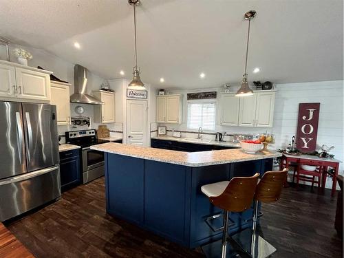 197 433042 Range Road 221, Rural Ponoka County, AB - Indoor Photo Showing Kitchen With Upgraded Kitchen