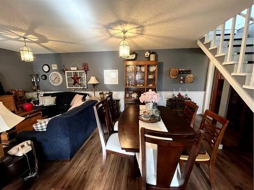 197 433042 Range Road 221, Rural Ponoka County, AB - Indoor Photo Showing Dining Room