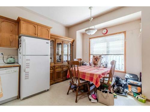49 Amer Close, Red Deer, AB - Indoor Photo Showing Kitchen