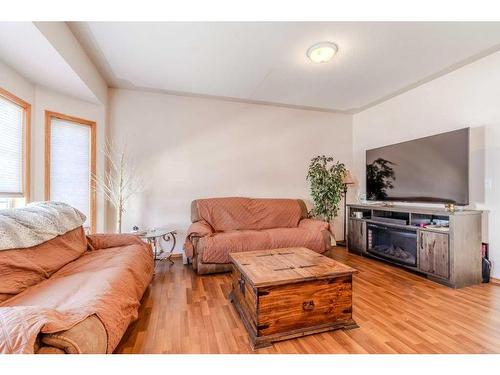 49 Amer Close, Red Deer, AB - Indoor Photo Showing Living Room