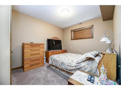 7028 Cobb Street, Lacombe, AB - Indoor Photo Showing Bedroom