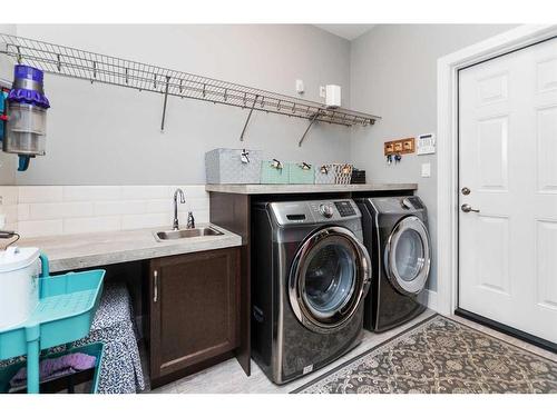 149 Longmire Close, Red Deer, AB - Indoor Photo Showing Laundry Room