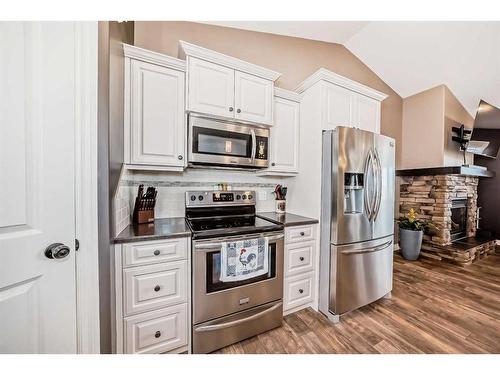 433014B Range Road 11, Rural Ponoka County, AB - Indoor Photo Showing Kitchen With Upgraded Kitchen