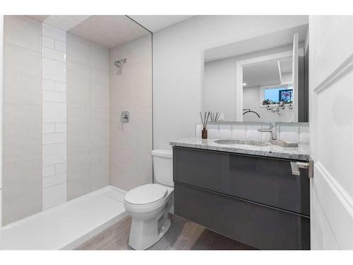 95 Vancouver Crescent, Red Deer, AB - Indoor Photo Showing Bathroom