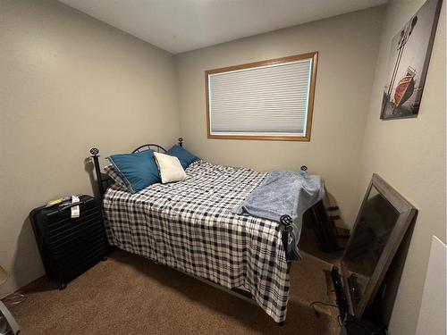 920 4 Avenue Se, Three Hills, AB - Indoor Photo Showing Bedroom
