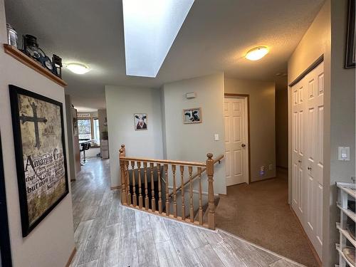 920 4 Avenue Se, Three Hills, AB - Indoor Photo Showing Other Room