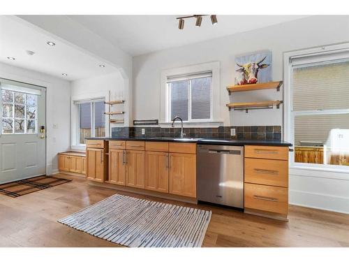 4603 45 Street, Red Deer, AB - Indoor Photo Showing Kitchen