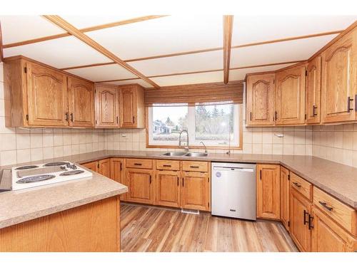 3501 39 Street, Red Deer, AB - Indoor Photo Showing Kitchen With Double Sink